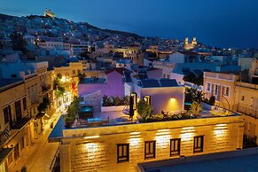 NINEMIAN SUITES SYROS