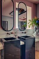 NINEMIAN SUITES SYROS