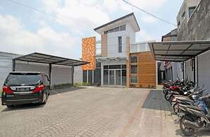 Capital O G-hans Residence