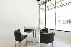 Hotel O Mojoanyar Near Terminal Bis Mojokerto