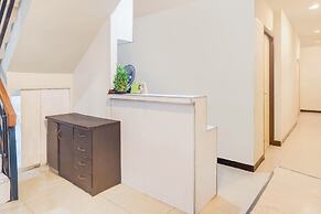 Hotel O Mangga Besar Near Mangga Besar Station Formerly Warna Warni Re