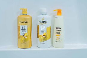 Elegant Country Retreat With Serene Patio Haven