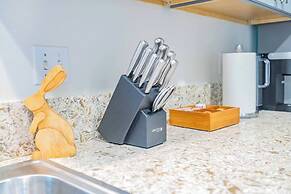 Elegant Country Retreat With Serene Patio Haven