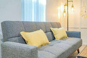 Elegant Country Retreat With Serene Patio Haven