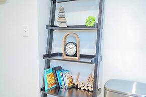 Elegant Country Retreat With Serene Patio Haven