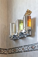 Charming Spacious Home - Modern Comforts, Prime Location