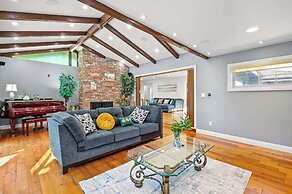 Luxury Estate With Sparkling Pool & Elegant Amenities