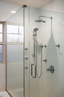 Luxury Estate With Sparkling Pool & Elegant Amenities