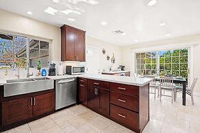 Luxury Estate With Sparkling Pool & Elegant Amenities