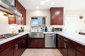 Luxury Estate With Sparkling Pool & Elegant Amenities