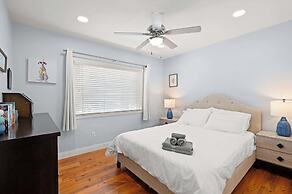 Luxury Estate With Sparkling Pool & Elegant Amenities