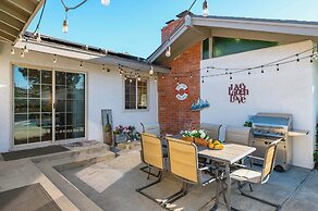 Luxury Estate With Sparkling Pool & Elegant Amenities