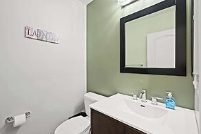 Luxury Estate With Sparkling Pool & Elegant Amenities