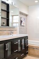 Luxury Estate With Sparkling Pool & Elegant Amenities