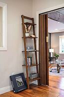 Luxury Estate With Sparkling Pool & Elegant Amenities