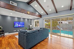 Luxury Estate With Sparkling Pool & Elegant Amenities