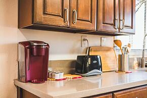 Not Affected by the Fire/spacious Retreat w/ Large Kitchen & Outdoor P