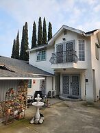 Monterey Park Retreat: Spectacular Views & Comfort