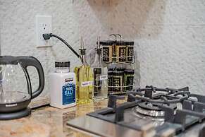 Monterey Park Retreat: Spectacular Views & Comfort