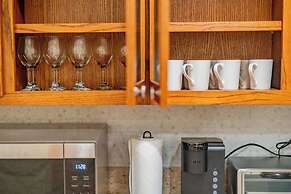 Monterey Park Retreat: Spectacular Views & Comfort