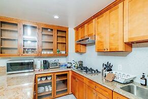 Monterey Park Retreat: Spectacular Views & Comfort