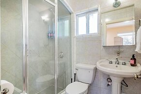 Monterey Park Retreat: Spectacular Views & Comfort