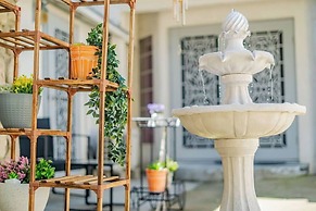 Monterey Park Retreat: Spectacular Views & Comfort