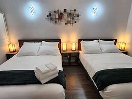 Monterey Park Retreat: Spectacular Views & Comfort