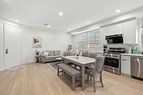 Not Affected by the Fire/modern Spacious Home With Parking & Fully Equ