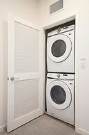 Chic Modern Retreat With Stunning Views 1360 Sqft