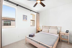 Chic Modern Retreat With Stunning Views 1360 Sqft