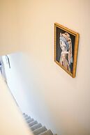 Chic Modern Retreat With Stunning Views 1360 Sqft