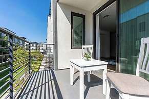 Private Room With Shared Bathroom