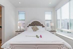 Master Bedroom With King Bed Central Location