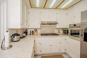 Serene Retreat & Modern Comforts in Rowland Heights