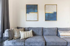 Elegant Retreat Modern Comforts, Prime Location