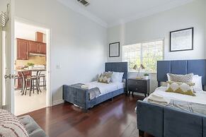 Elegant Retreat Modern Comforts, Prime Location