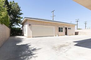 Elegant Retreat Modern Comforts, Prime Location