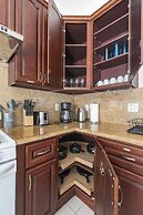 Elegant Retreat Modern Comforts, Prime Location