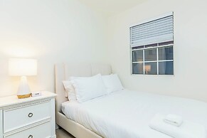 Not Affected by the Fire/elegant Pasadena Retreat Prime Comfort Awaits