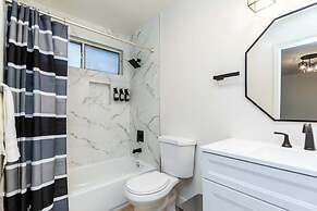 Not Affected by the Fire/elegant Pasadena Retreat Prime Comfort Awaits