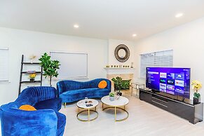Not Affected by the Fire/elegant Pasadena Retreat Prime Comfort Awaits