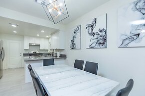 Not Affected by the Fire/elegant Pasadena Retreat Prime Comfort Awaits