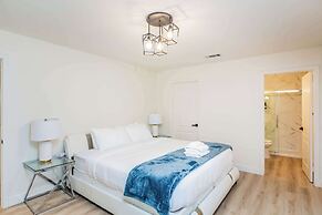 Not Affected by the Fire/elegant Pasadena Retreat Prime Comfort Awaits