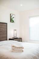 Not Affected by the Fire/spacious Modern Retreat w Luxury Amenities & 