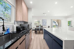Not Affected by the Fire/spacious Modern Retreat w Luxury Amenities &