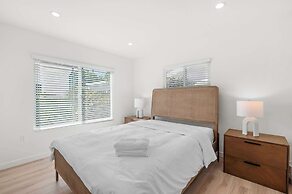 Not Affected by the Fire/spacious Modern Retreat w Luxury Amenities &
