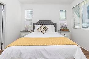 Private Bedroom With Bathroom Central Location