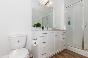 Private Bedroom With Bathroom Central Location