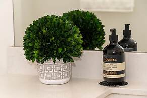 Private Bedroom With Bathroom Central Location